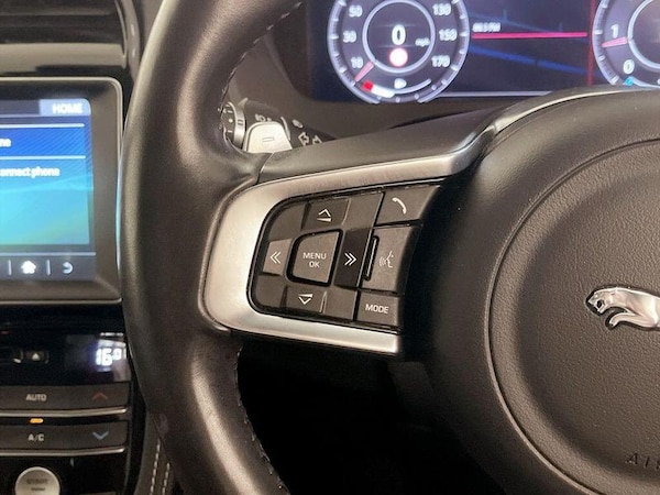 Used Jaguar F-Pace 2019 for sale - 76209284: Photo 18