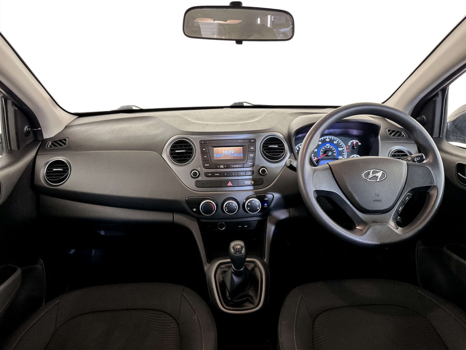 Used Hyundai i10 2018 for sale - 77535143: Photo 3