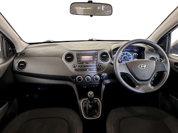 Used Hyundai i10 2018 for sale - 77535143: Photo