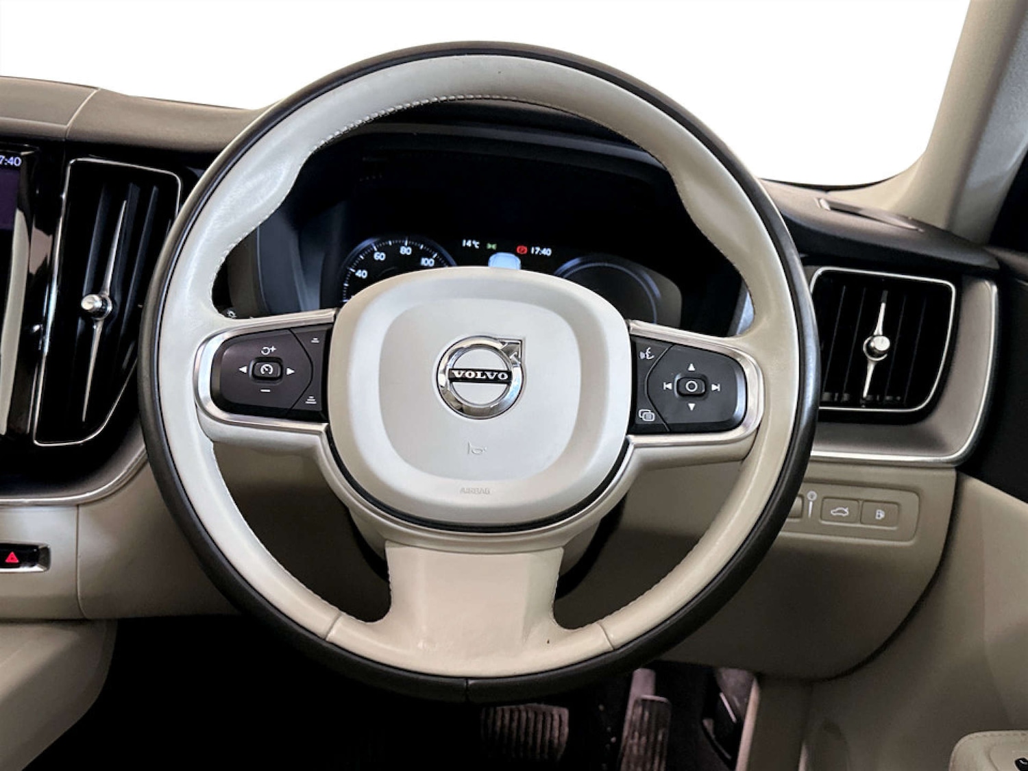 Used Volvo XC60 2020 for sale - 77185311: Photo 16