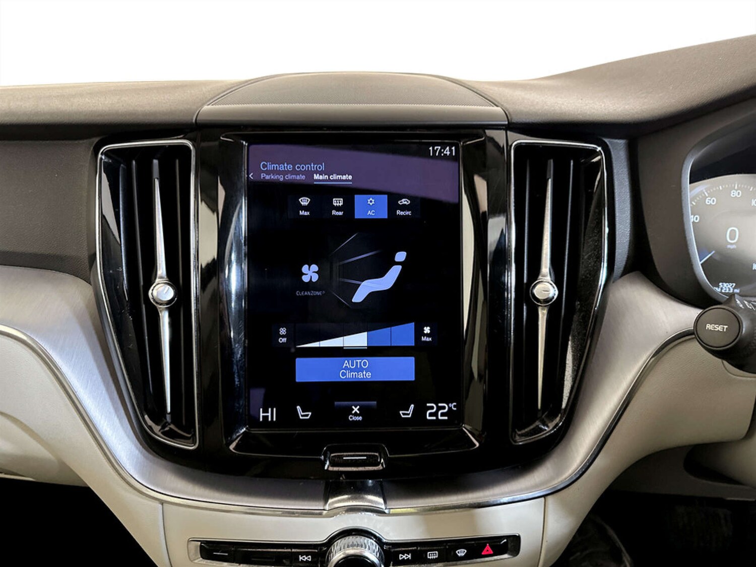 Used Volvo XC60 2020 for sale - 77185311: Photo 22