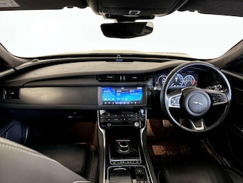 Used Jaguar XF 2020 for sale - 76882784: Photo