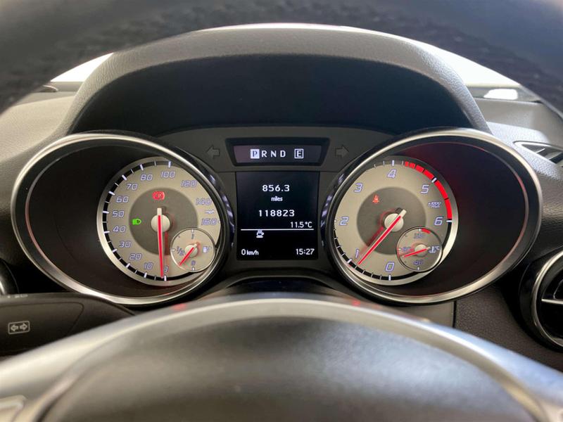 Used Mercedes-Benz SLK 2012 for sale - 76807204: Photo 18