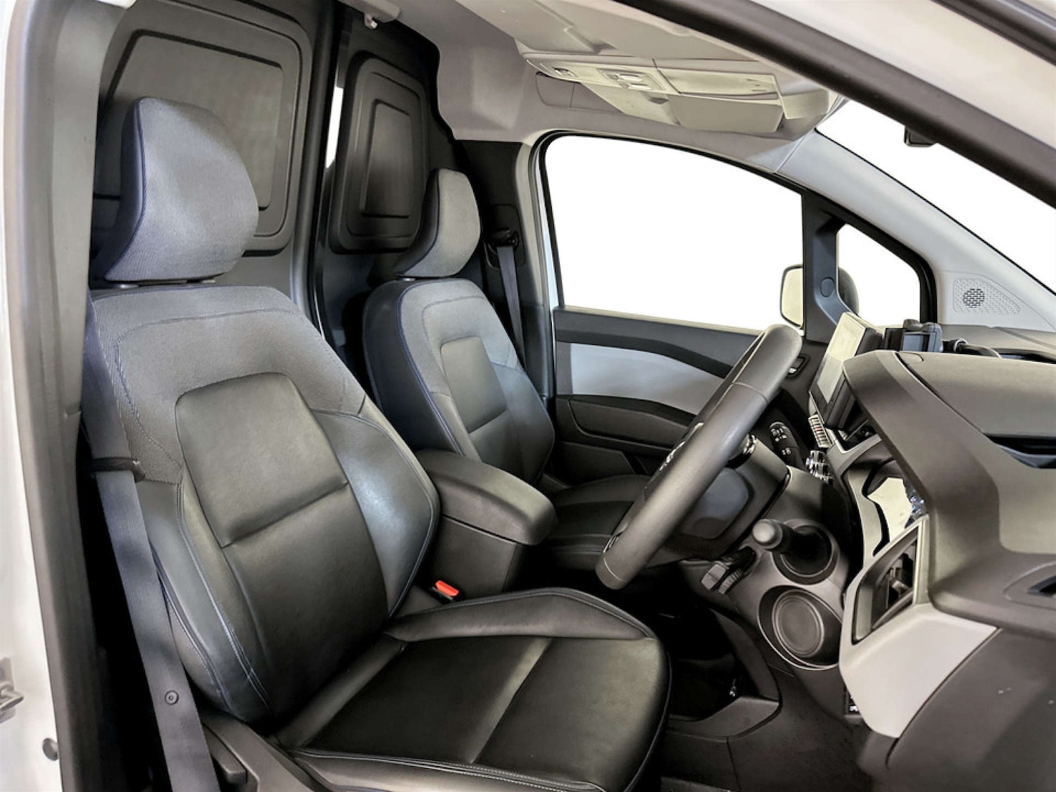 Used Nissan Other 2023 for sale - 77368188: Photo 12