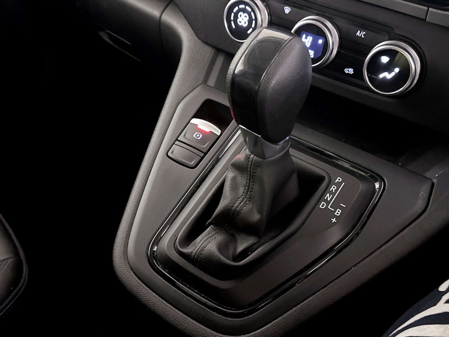 Used Nissan Other 2023 for sale - 77368188: Photo 25