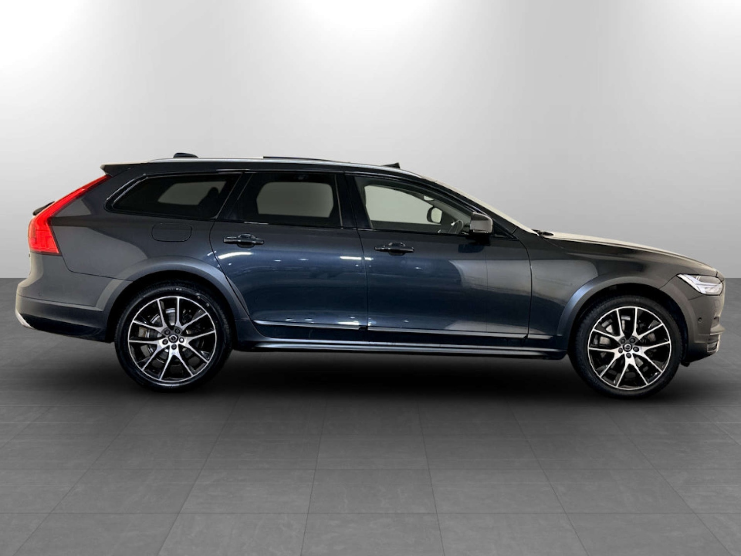 Used Volvo V90 Cross Country 2020 for sale - 77693779: Photo 11
