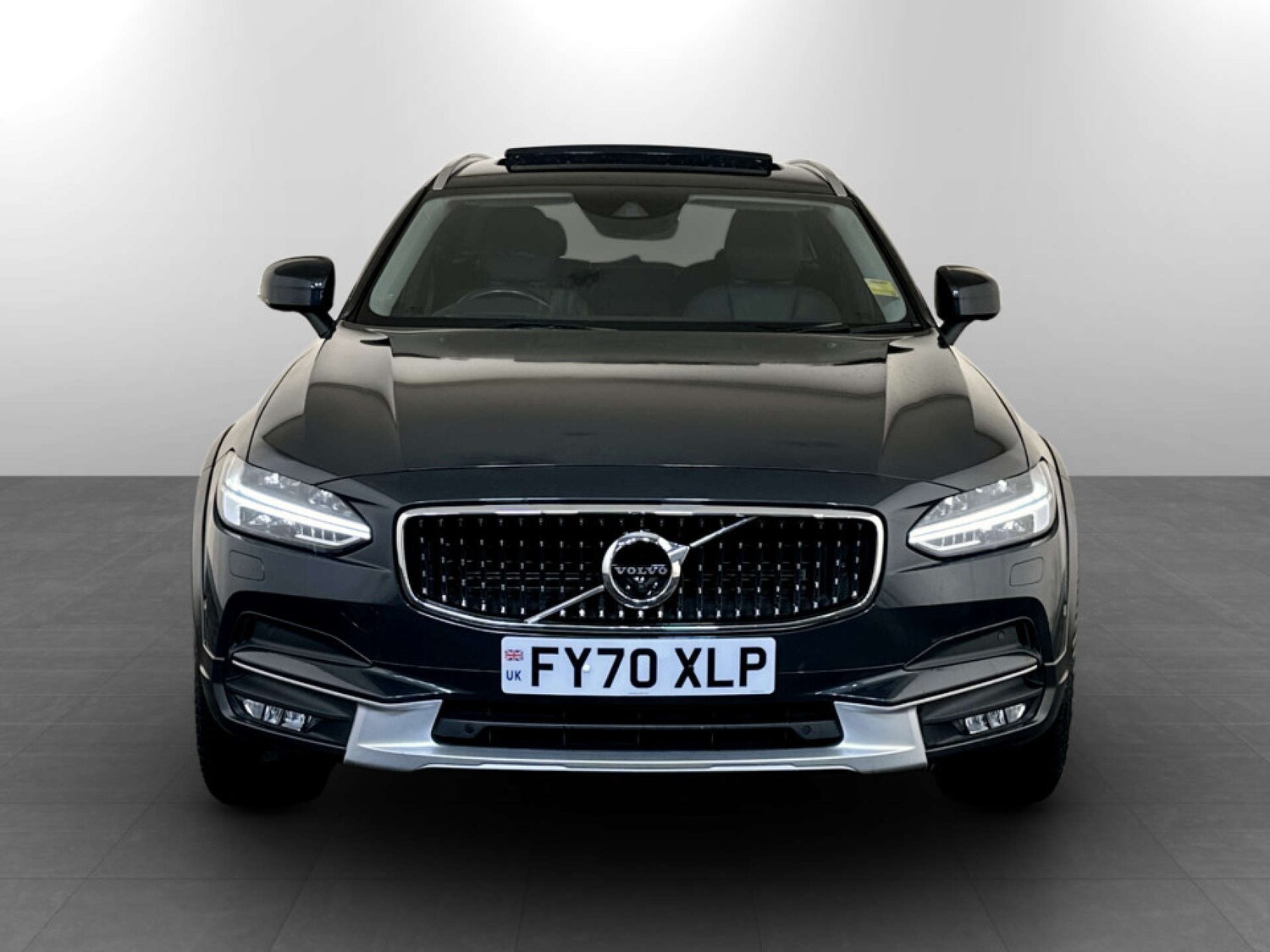 Used Volvo V90 Cross Country 2020 for sale - 77693779: Photo 5
