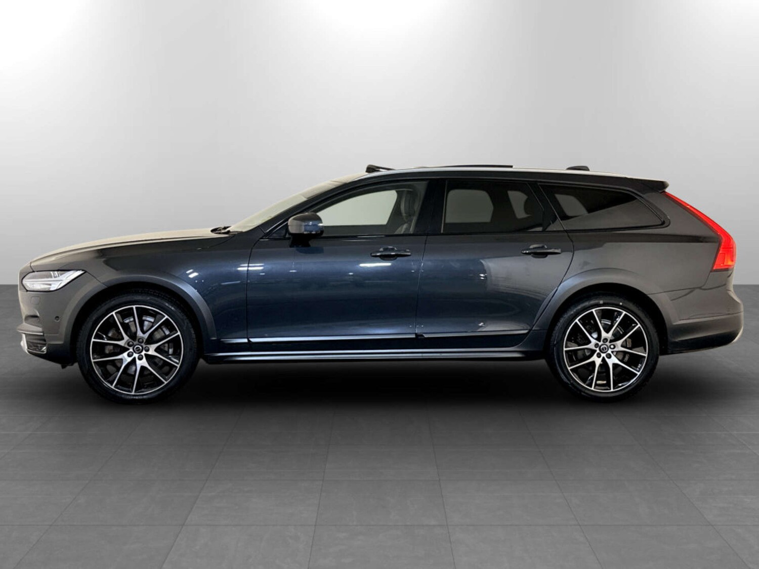 Used Volvo V90 Cross Country 2020 for sale - 77693779: Photo 7