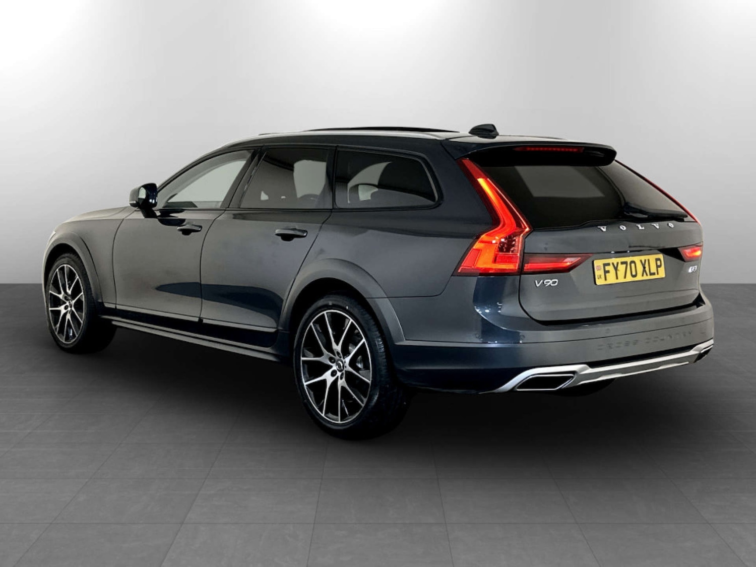 Used Volvo V90 Cross Country 2020 for sale - 77693779: Photo 8