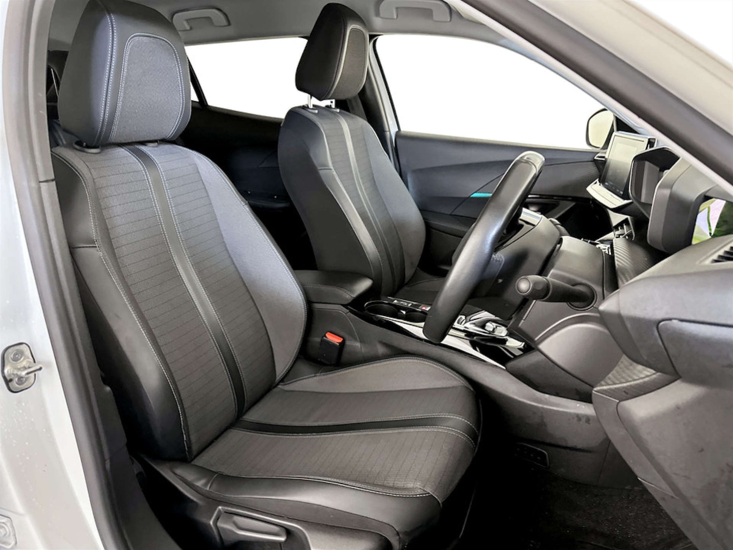 Used Peugeot 2008 2022 for sale - 77640532: Photo 13