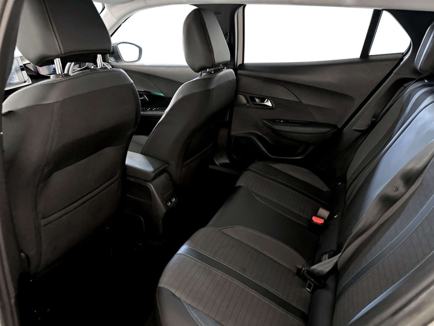 Used Peugeot 2008 2022 for sale - 77640532: Photo 14