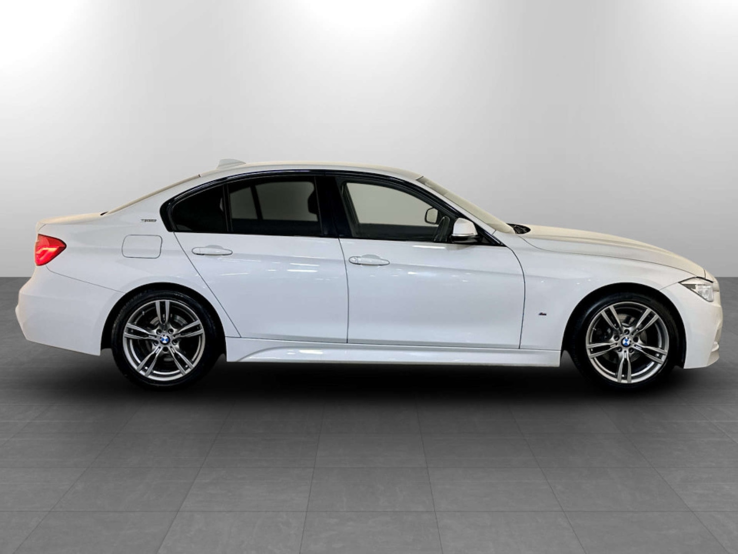 Used BMW 3 Series 2018 for sale - 77650520: Photo 11