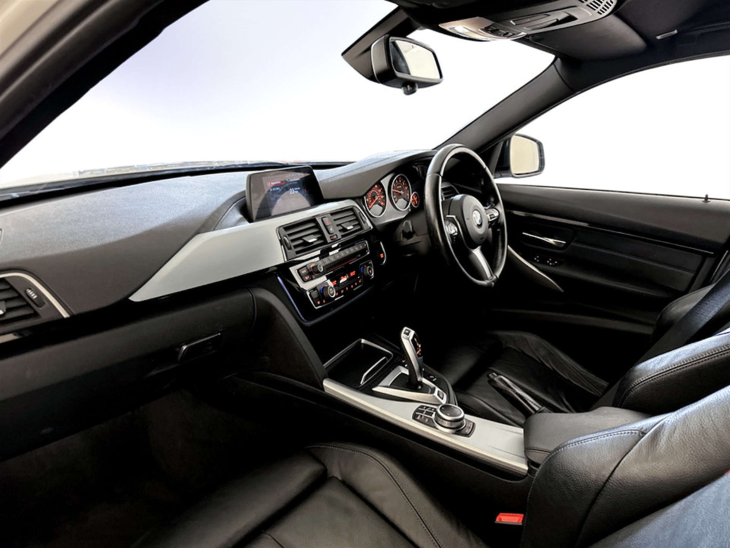 Used BMW 3 Series 2018 for sale - 77650520: Photo 12