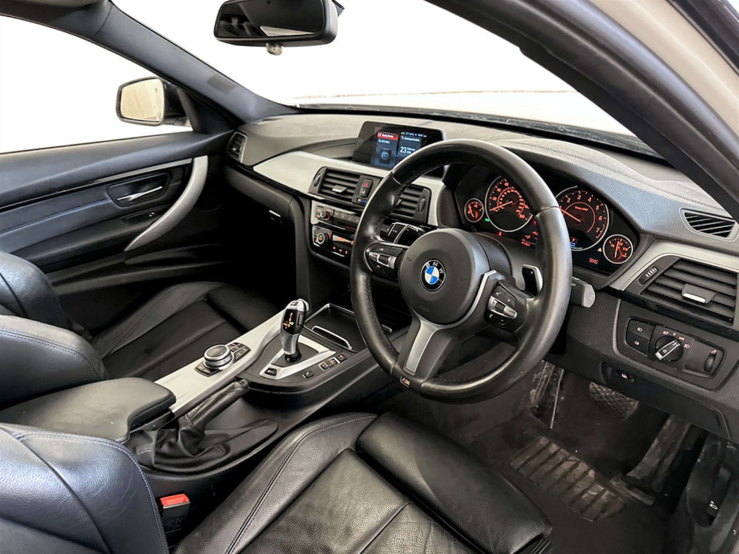 Used BMW 3 Series 2018 for sale - 77650520: Photo 14