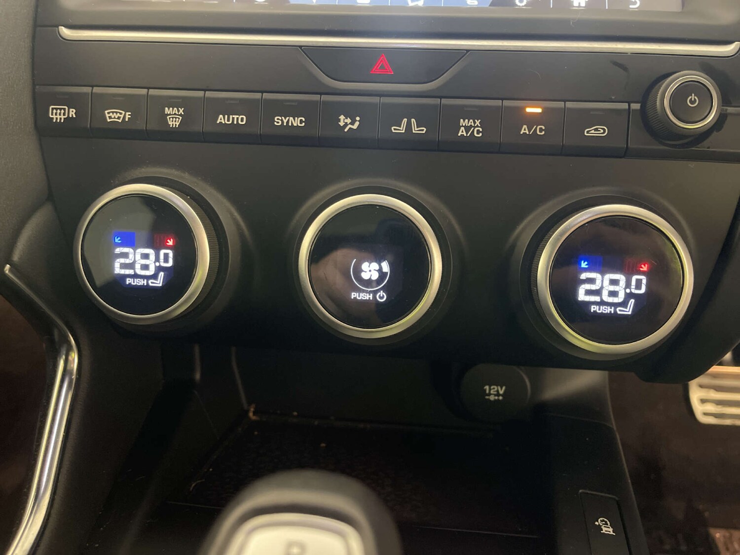 Used Jaguar E-Pace 2020 for sale - 77934008: Photo 24