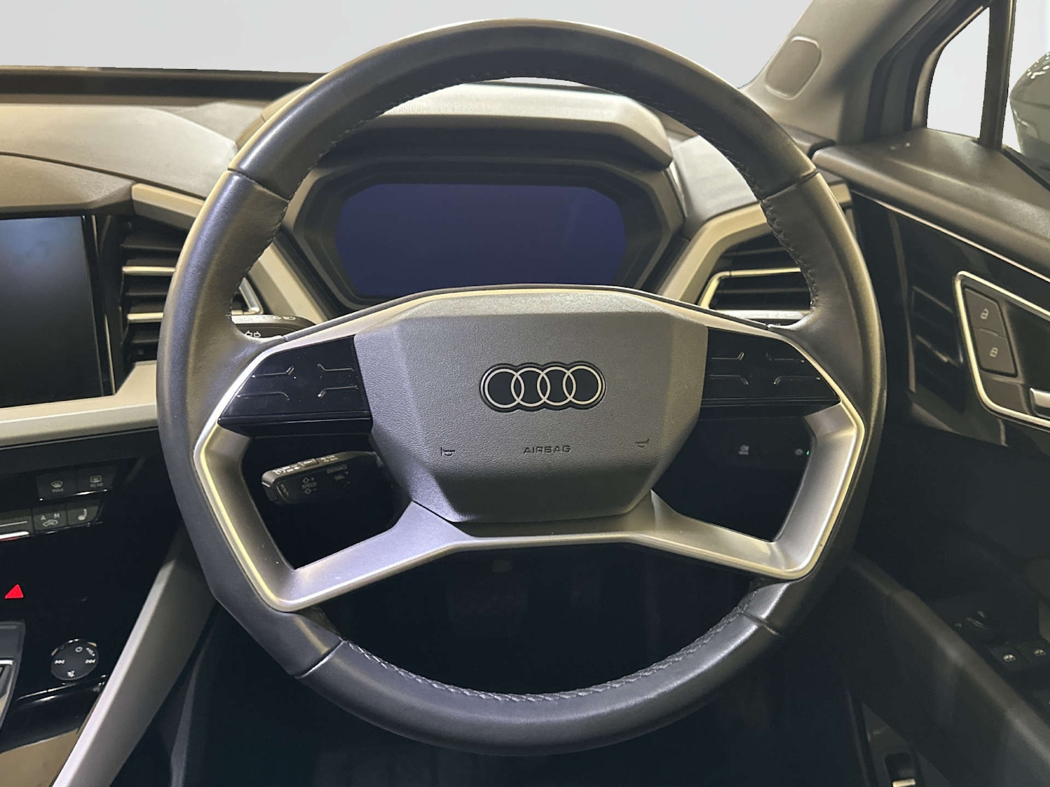 Used Audi Q4 e-tron 2023 for sale - 78083372: Photo 16