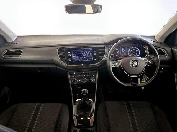 Used Volkswagen T-Roc 2018 for sale - 76241175: Photo 3