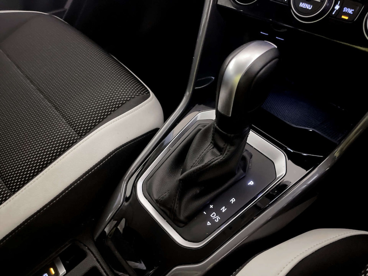 Used Volkswagen T-Roc 2022 for sale - 77185056: Photo 27