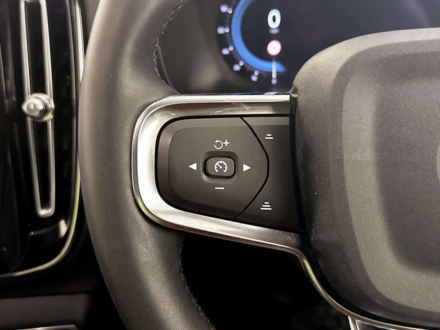 Used Volvo XC40 2022 for sale - 77469962: Photo 17