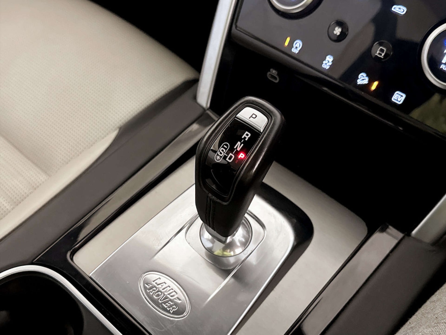 Used Land Rover Discovery Sport 2021 for sale - 77185263: Photo 25