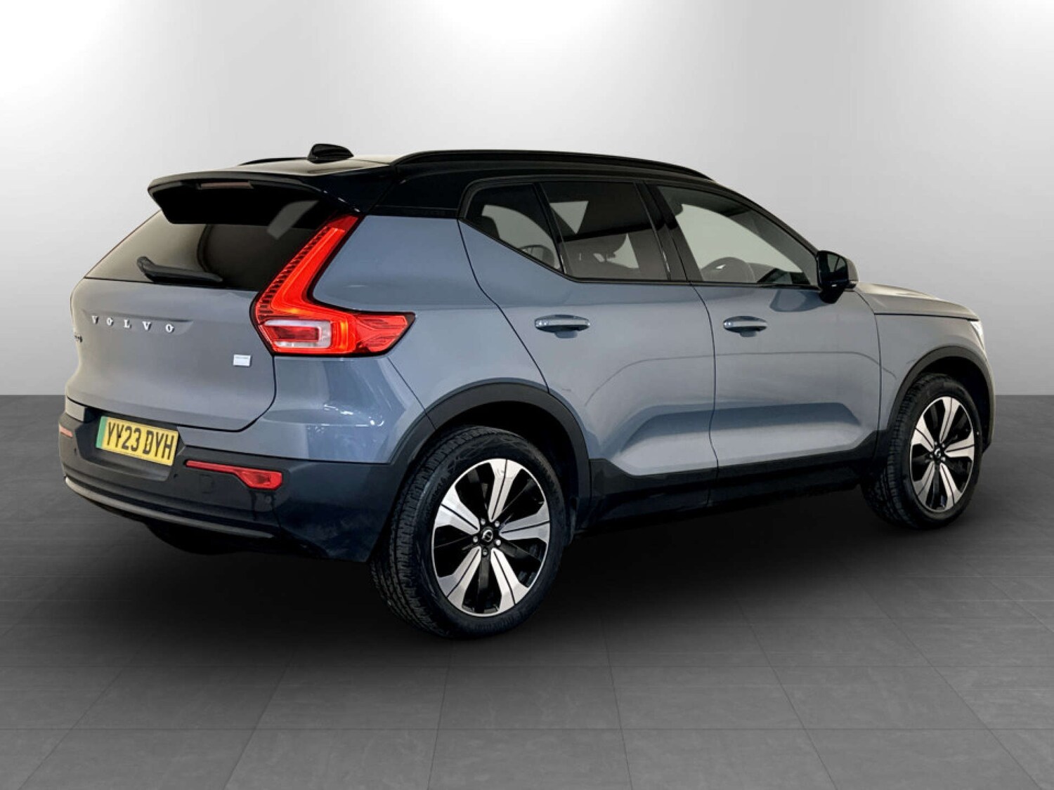 Used Volvo XC40 2023 for sale - 77745598: Photo 10