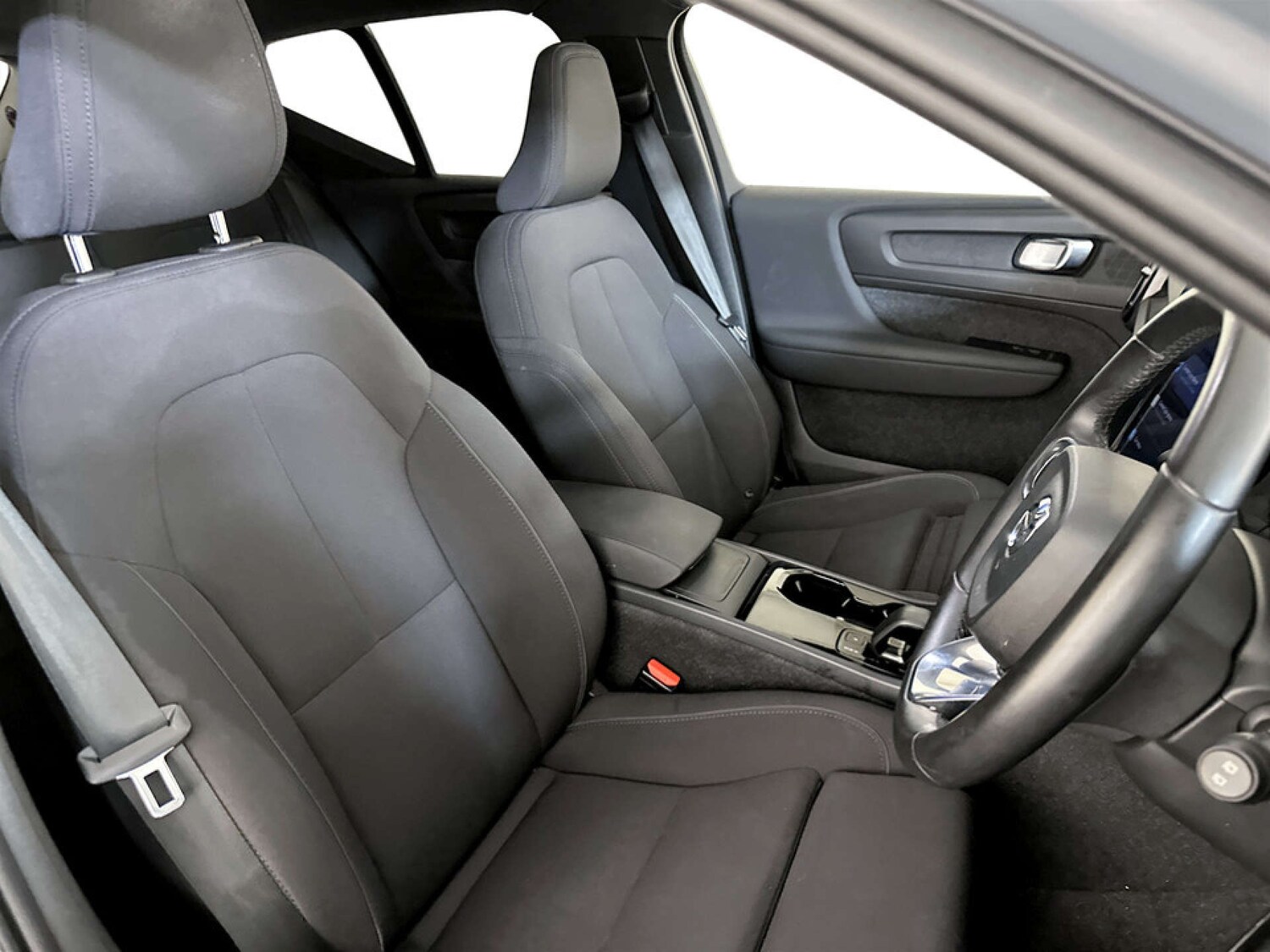 Used Volvo XC40 2023 for sale - 77745598: Photo 13