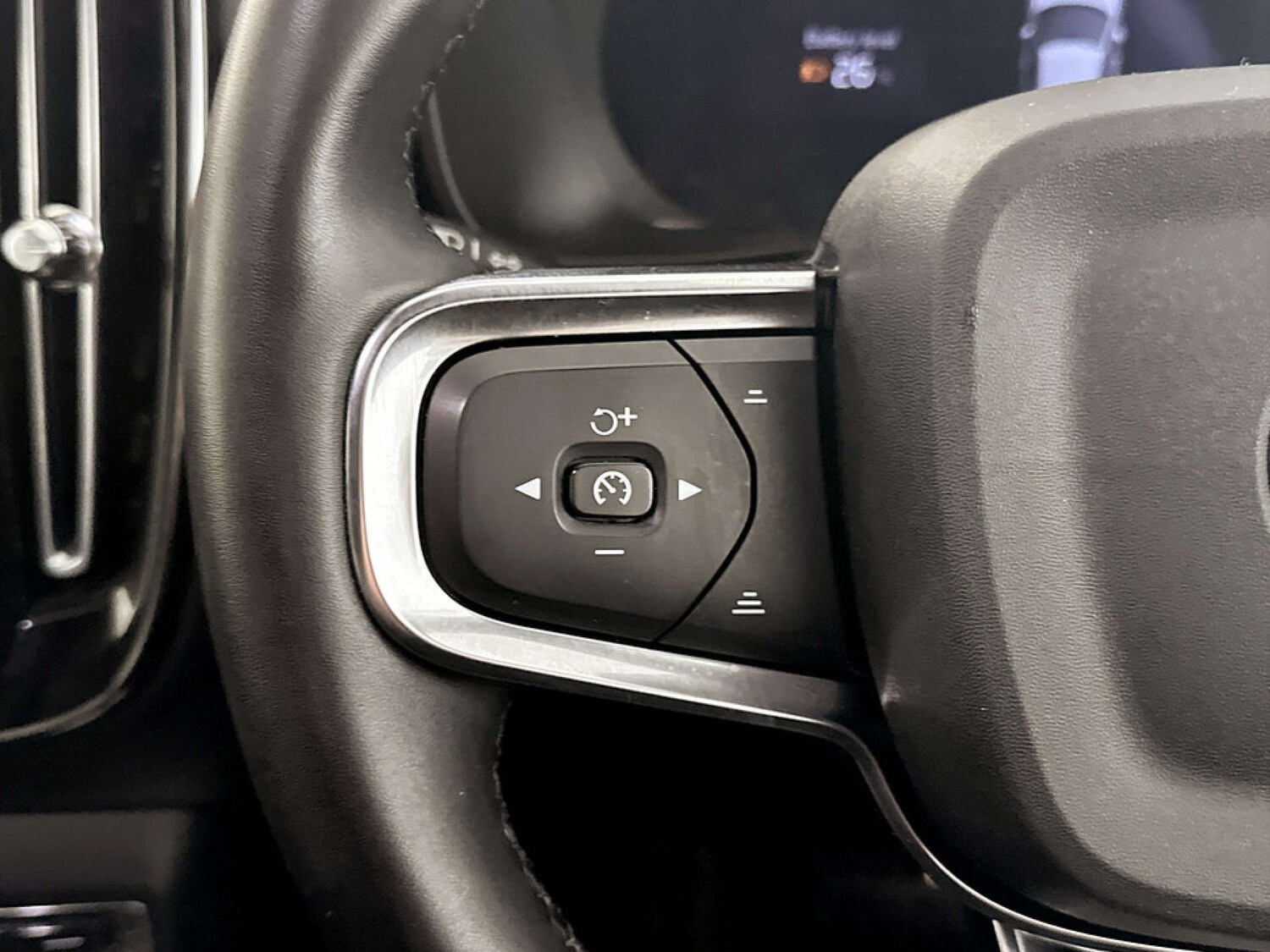 Used Volvo XC40 2023 for sale - 77745598: Photo 17