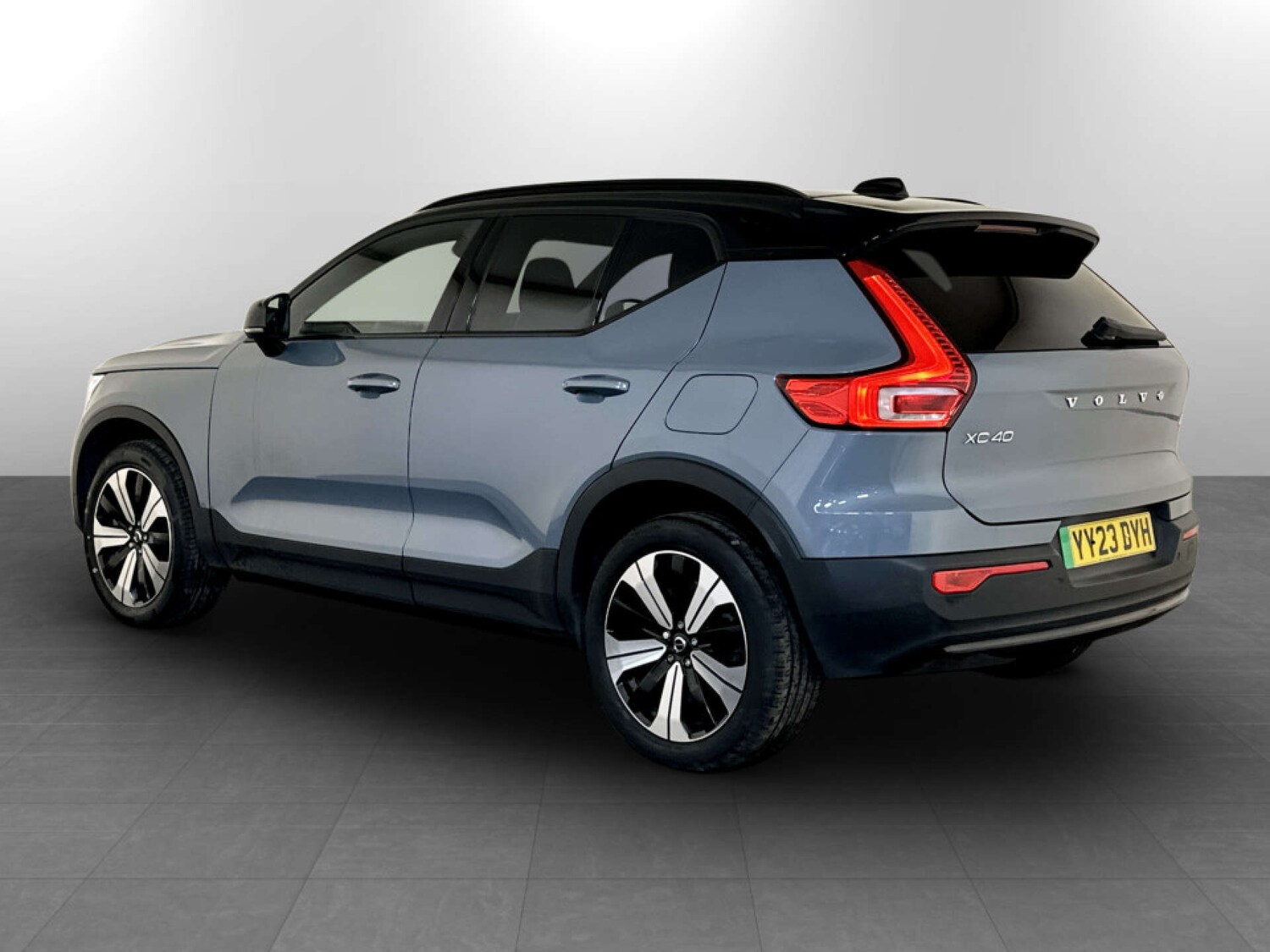 Used Volvo XC40 2023 for sale - 77745598: Photo 8