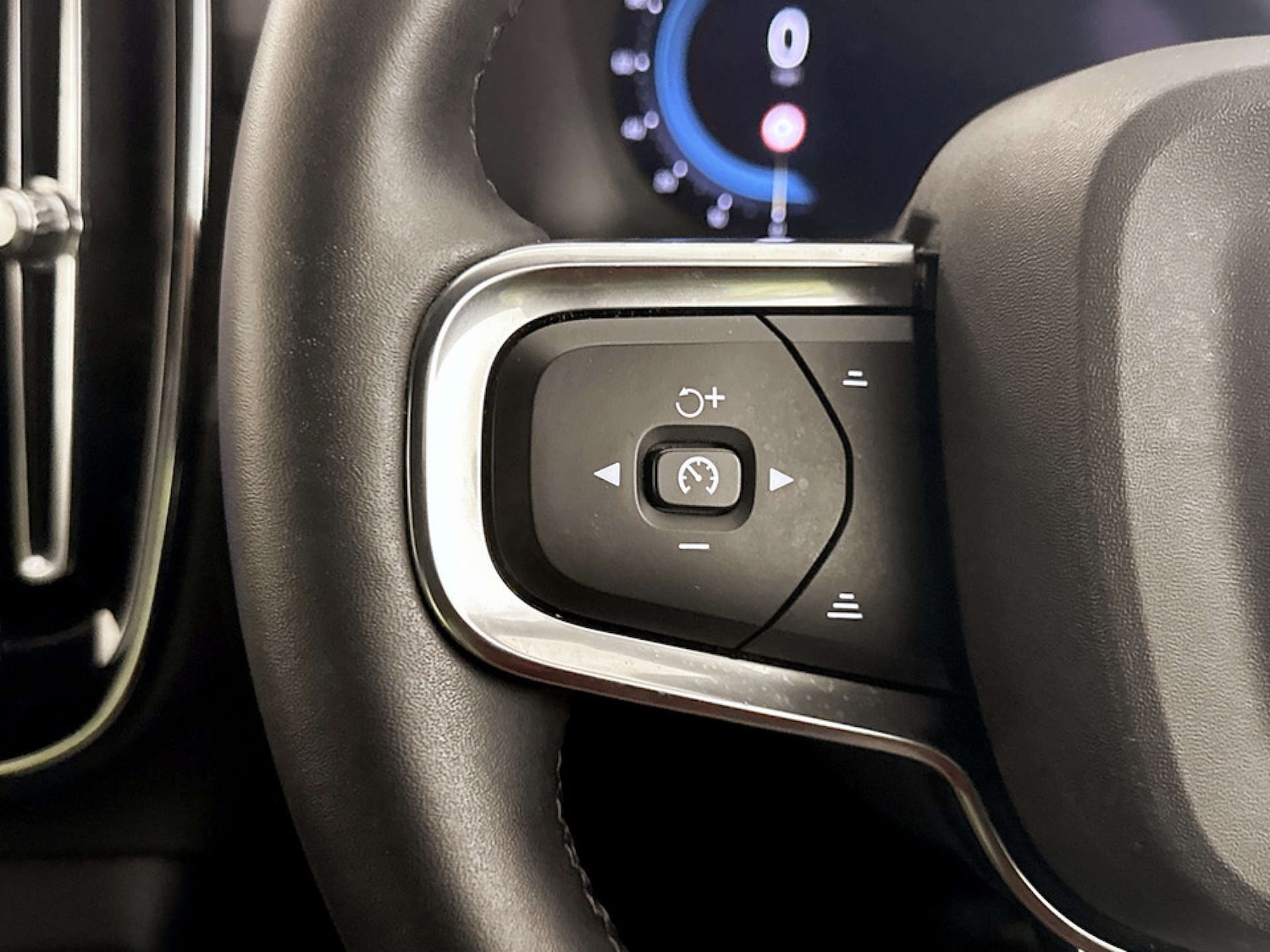 Used Volvo XC40 2022 for sale - 77409027: Photo 16