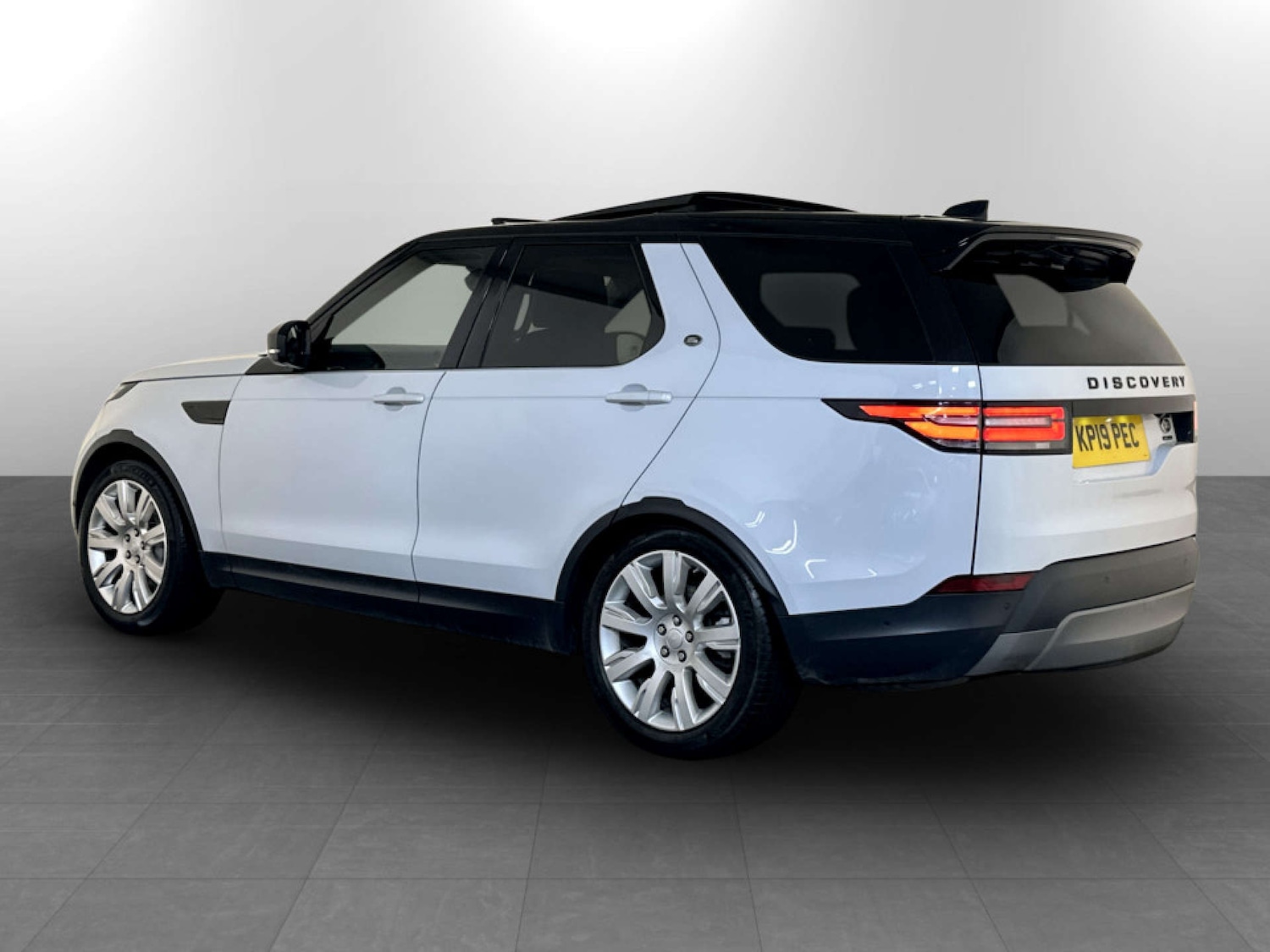 Used Land Rover Discovery 2019 for sale - 77640584: Photo 8