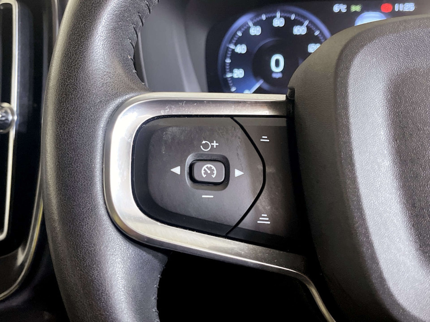 Used Volvo XC40 2021 for sale - 77185210: Photo 17