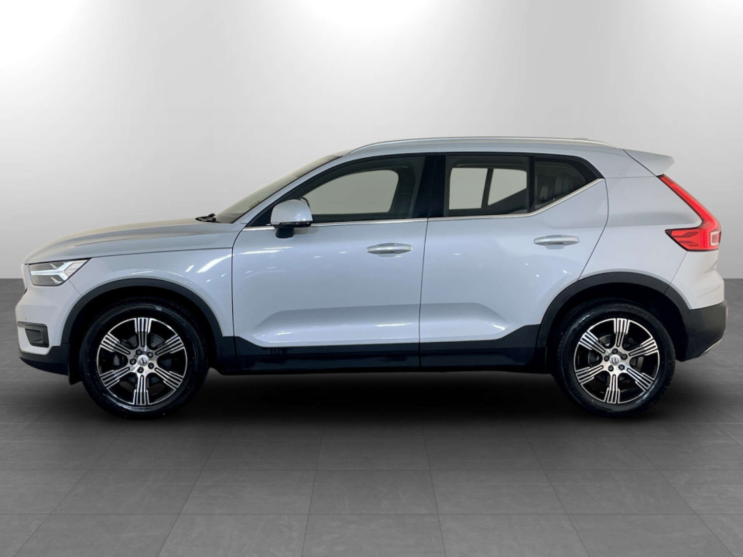 Used Volvo XC40 2021 for sale - 77185210: Photo 7