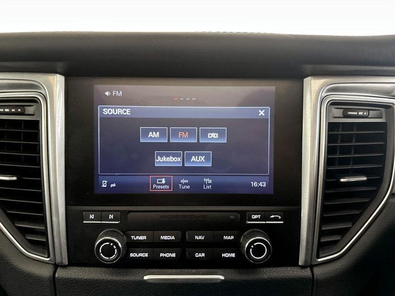 Used Porsche Macan 2017 for sale - 76710149: Photo 25