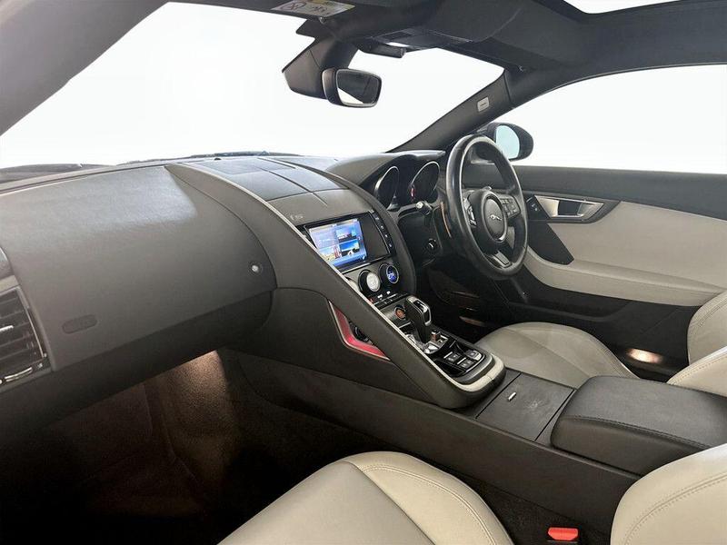 Used Jaguar F-Type 2016 for sale - 76710180: Photo 11