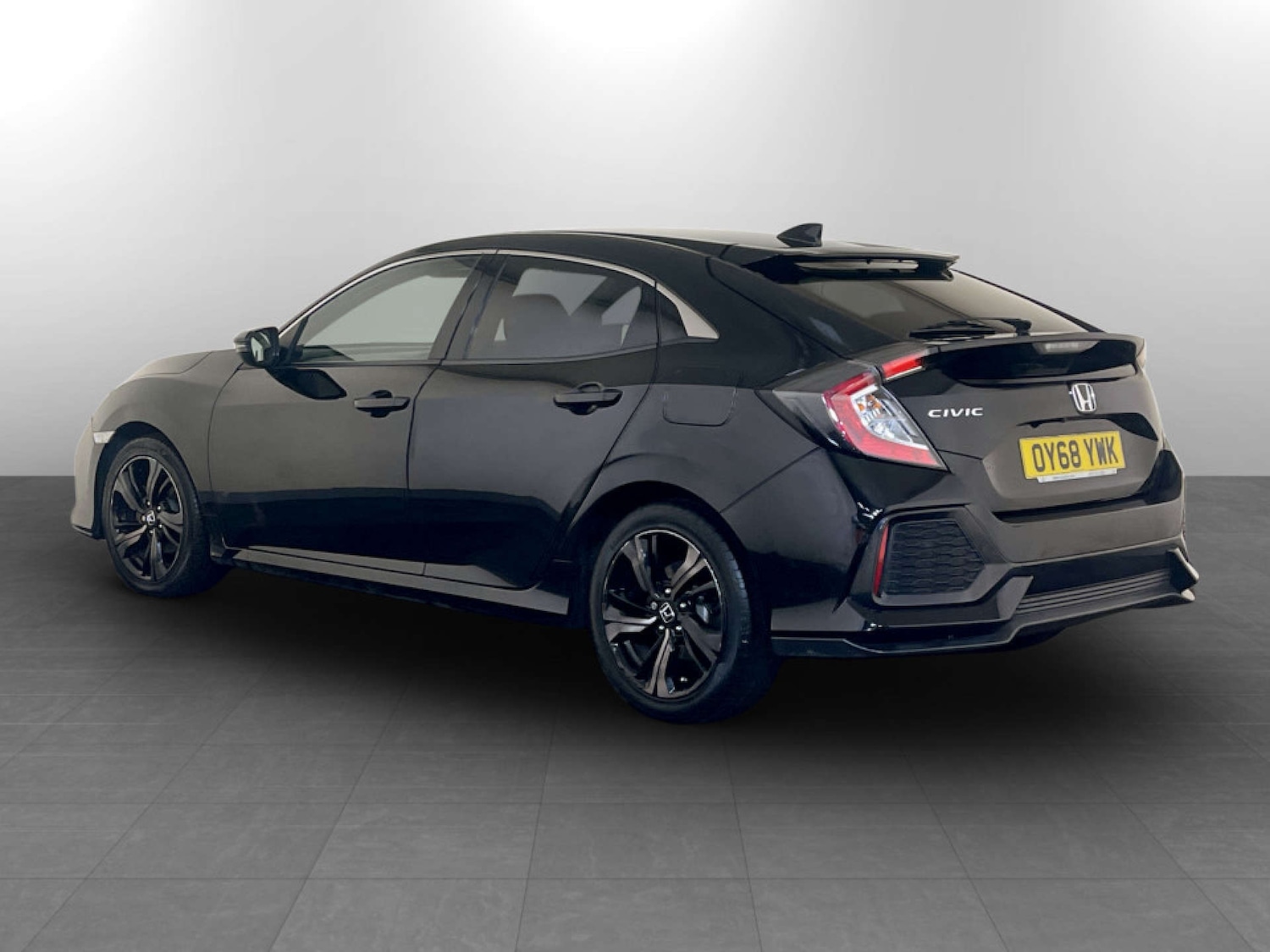 Used Honda Civic 2018 for sale - 77536225: Photo 8