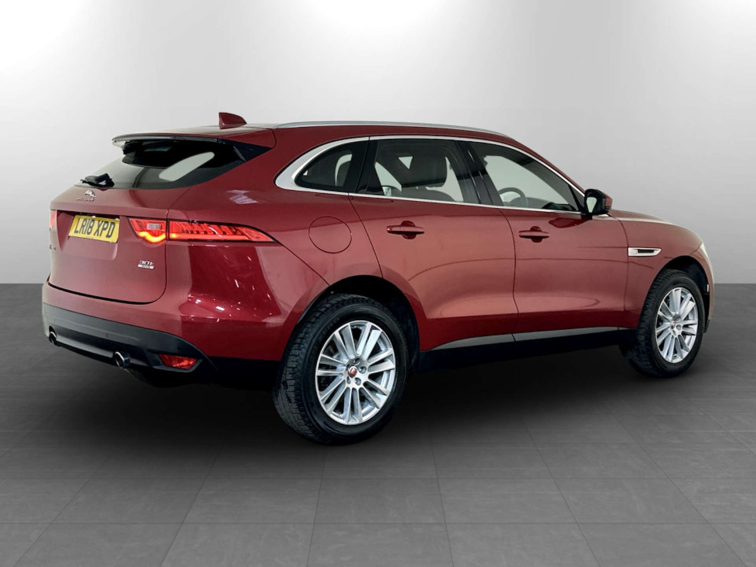 Used Jaguar F-Pace 2018 for sale - 77185072: Photo 10