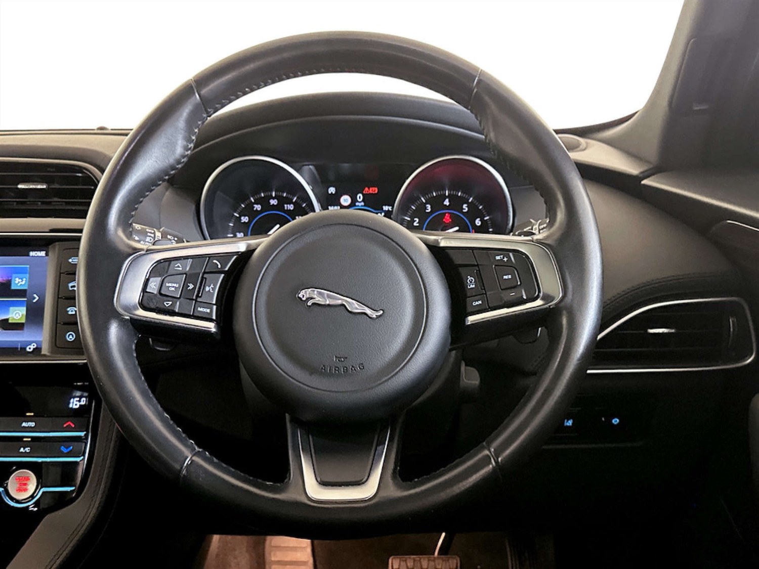 Used Jaguar F-Pace 2018 for sale - 77185072: Photo 16