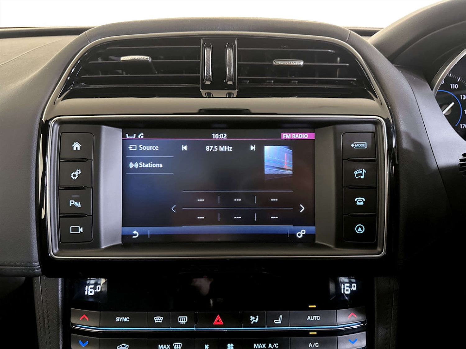 Used Jaguar F-Pace 2018 for sale - 77185072: Photo 24