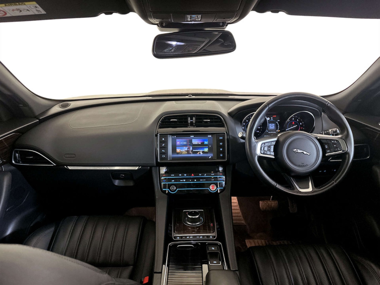 Used Jaguar F-Pace 2018 for sale - 77185072: Photo 3