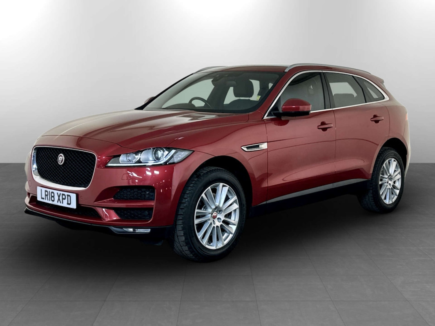 Used Jaguar F-Pace 2018 for sale - 77185072: Photo 6