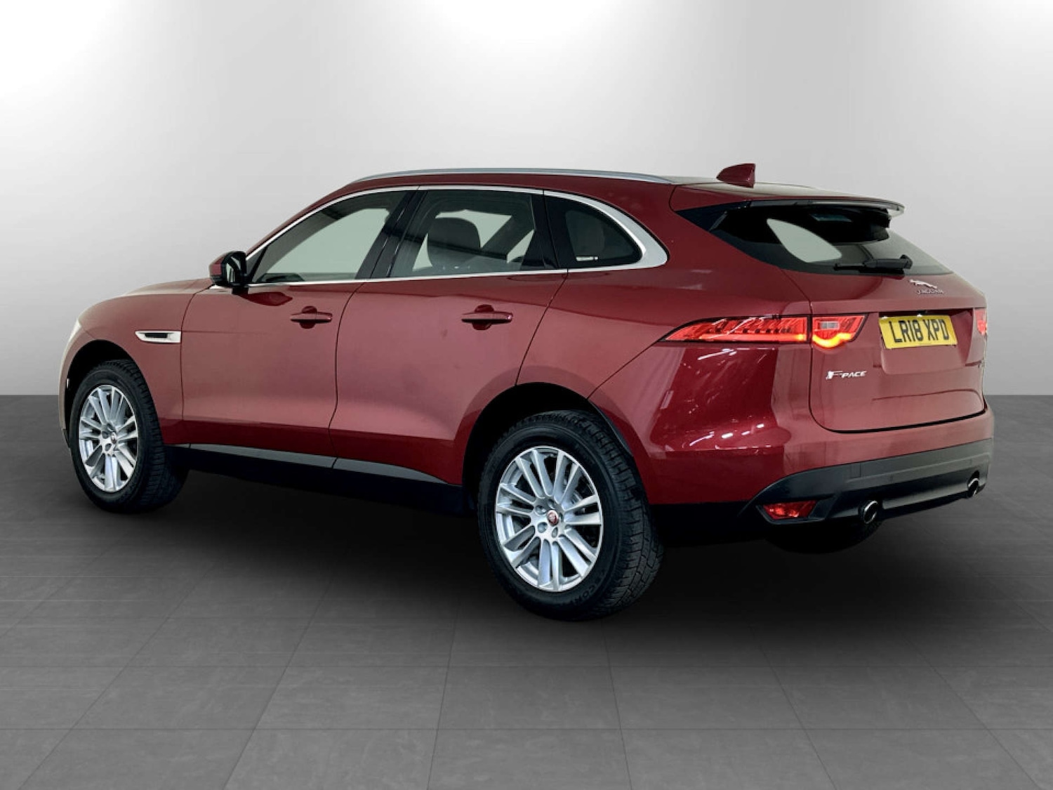 Used Jaguar F-Pace 2018 for sale - 77185072: Photo 8