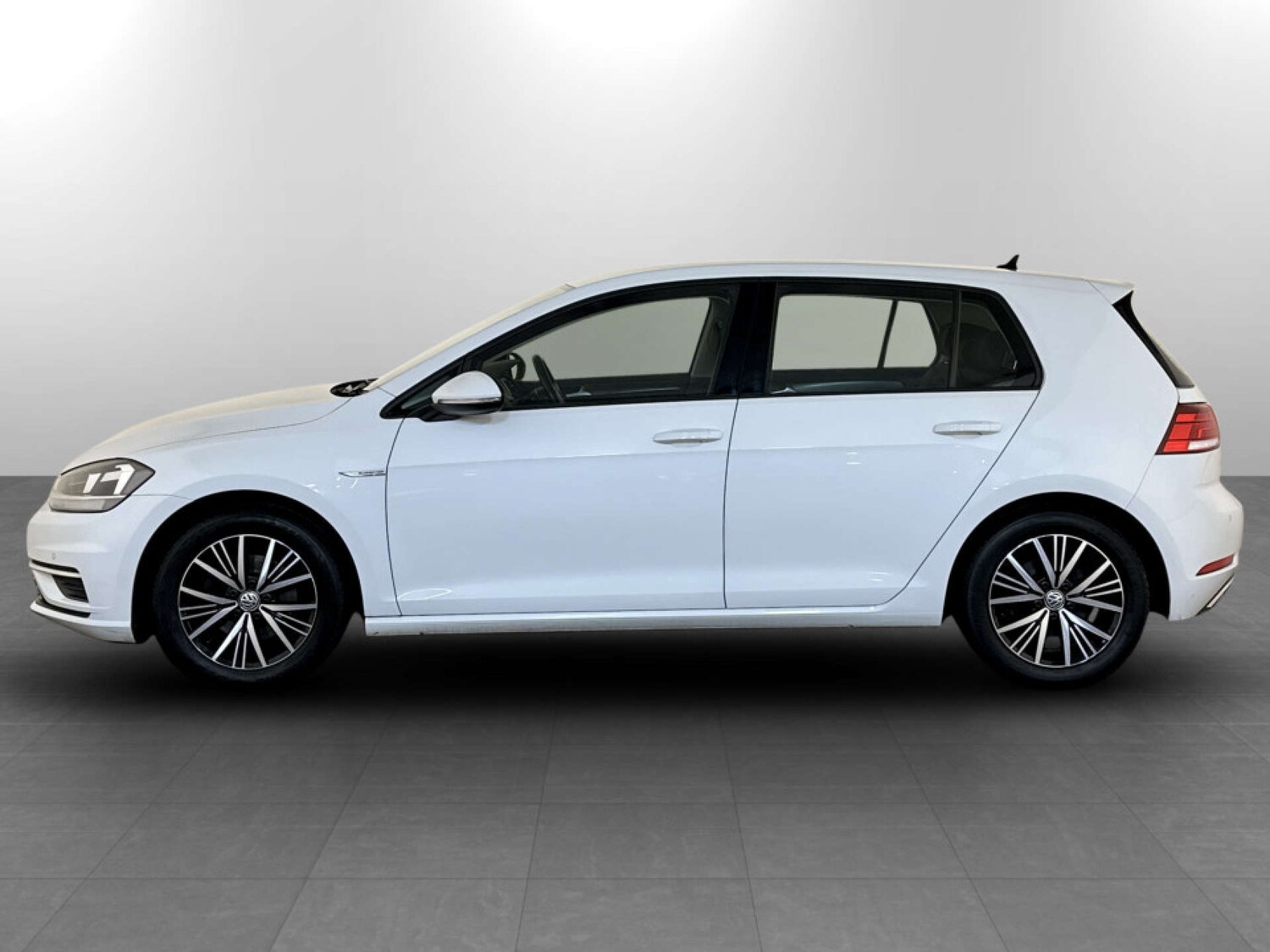 Used Volkswagen Golf 2018 for sale - 77370950: Photo 6