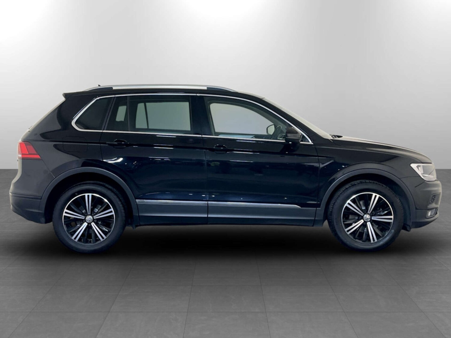 Used Volkswagen Tiguan 2018 for sale - 77184952: Photo 11