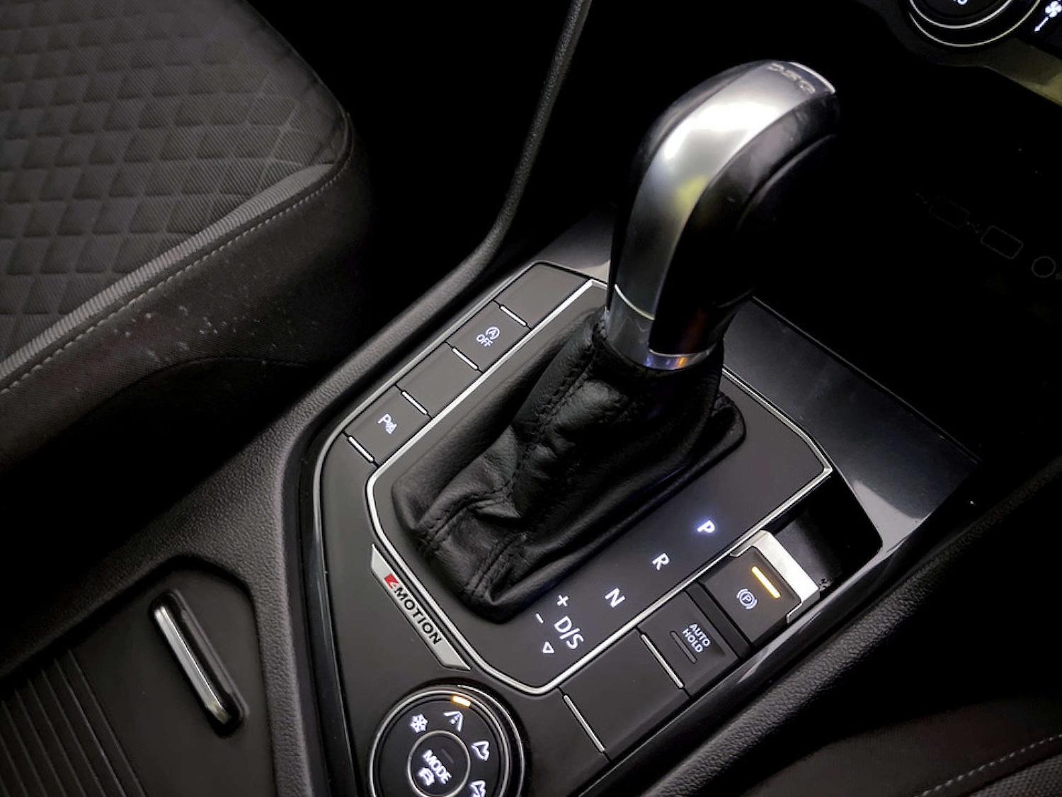 Used Volkswagen Tiguan 2018 for sale - 77184952: Photo 25