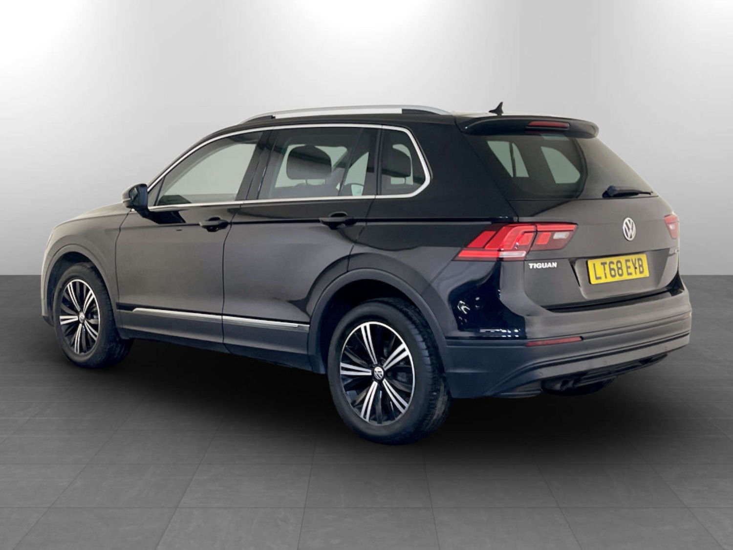 Used Volkswagen Tiguan 2018 for sale - 77184952: Photo 8