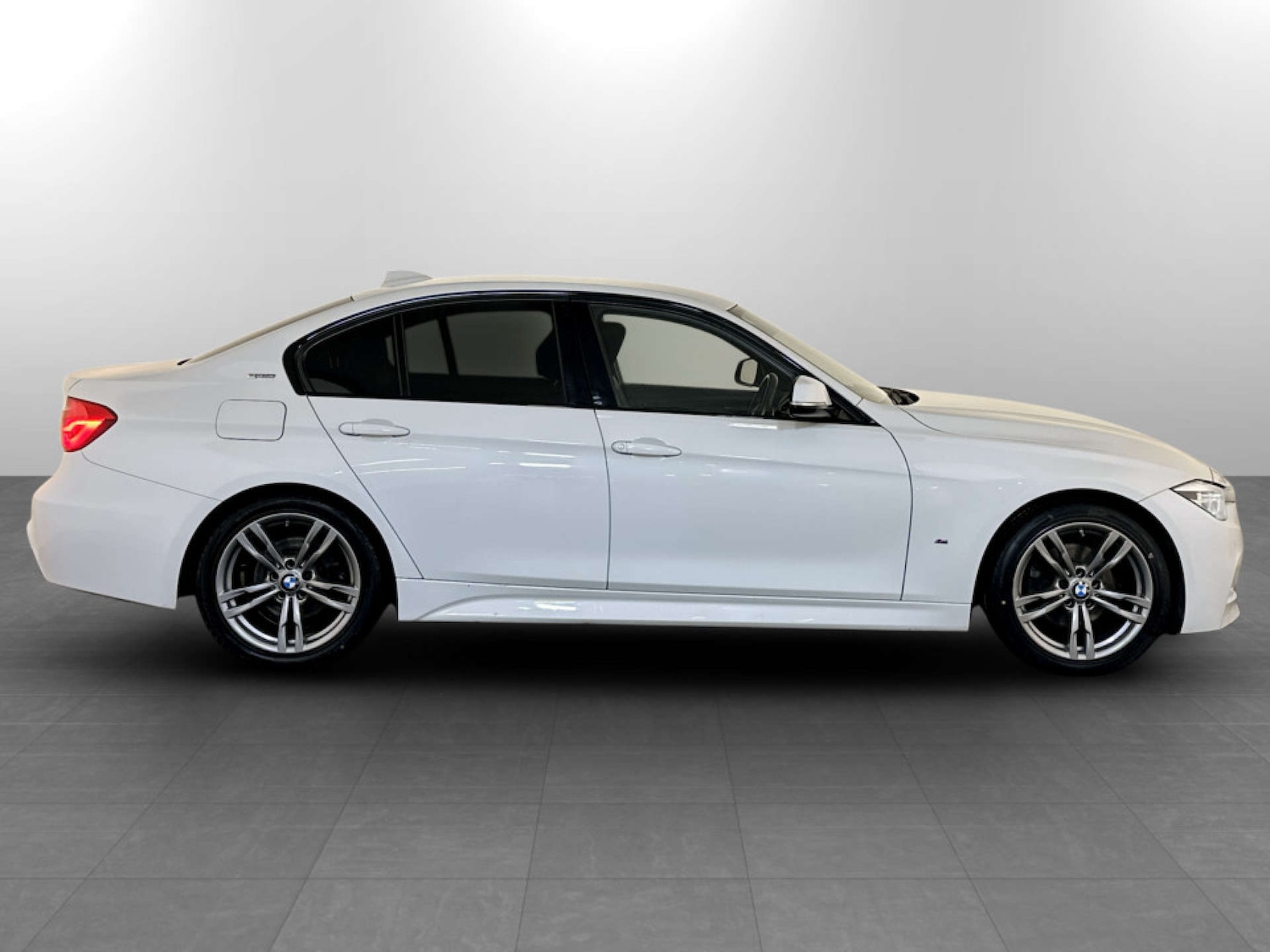 Used BMW 3 Series 2018 for sale - 77299437: Photo 11