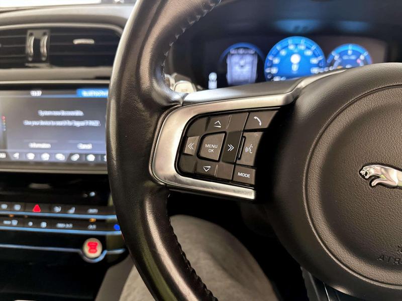 Used Jaguar F-Pace 2018 for sale - 76908640: Photo 20