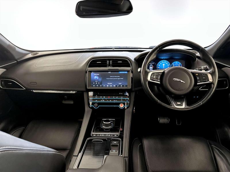 Used Jaguar F-Pace 2018 for sale - 76908640: Photo 3