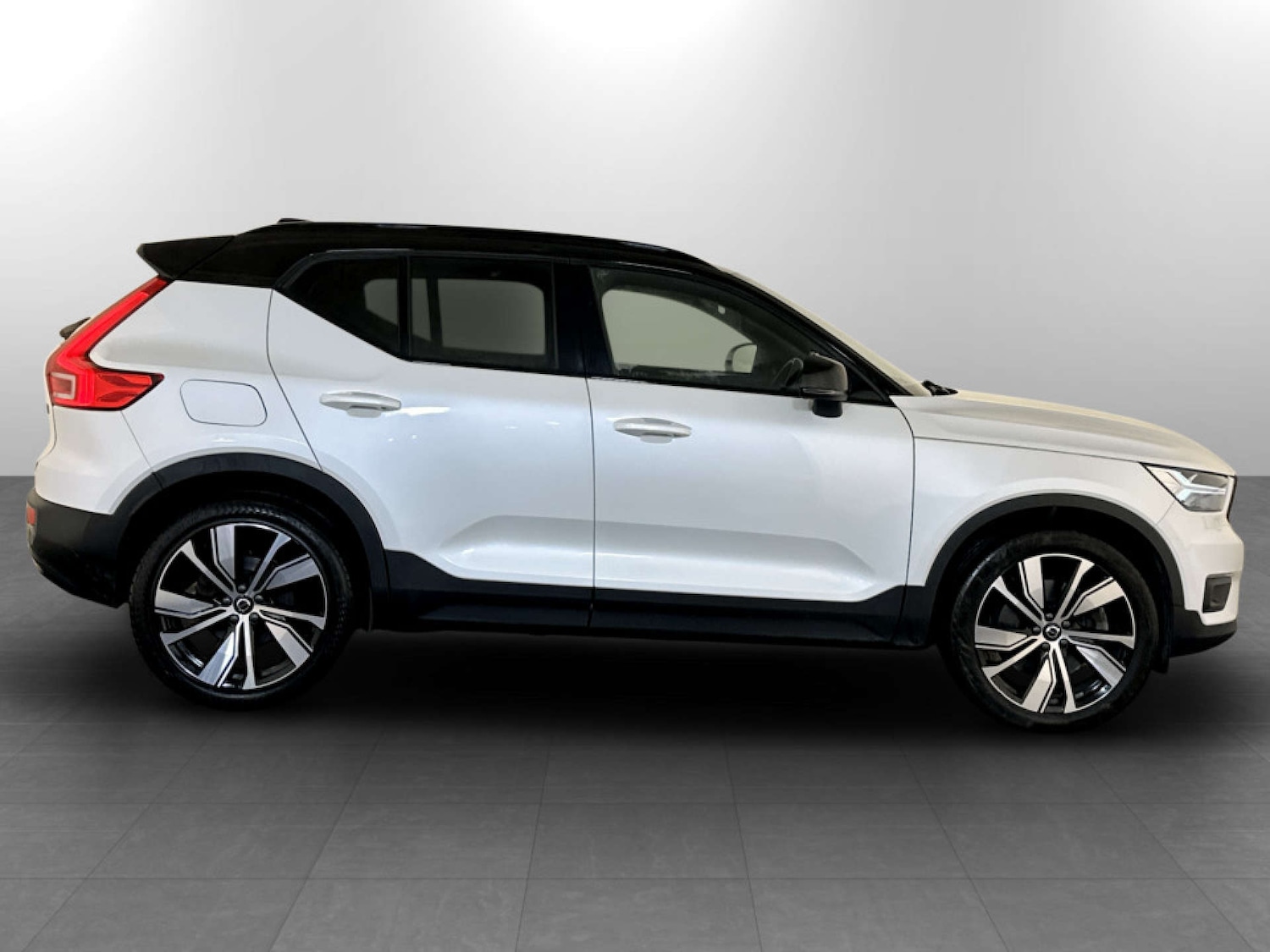 Used Volvo XC40 2021 for sale - 77195846: Photo 11
