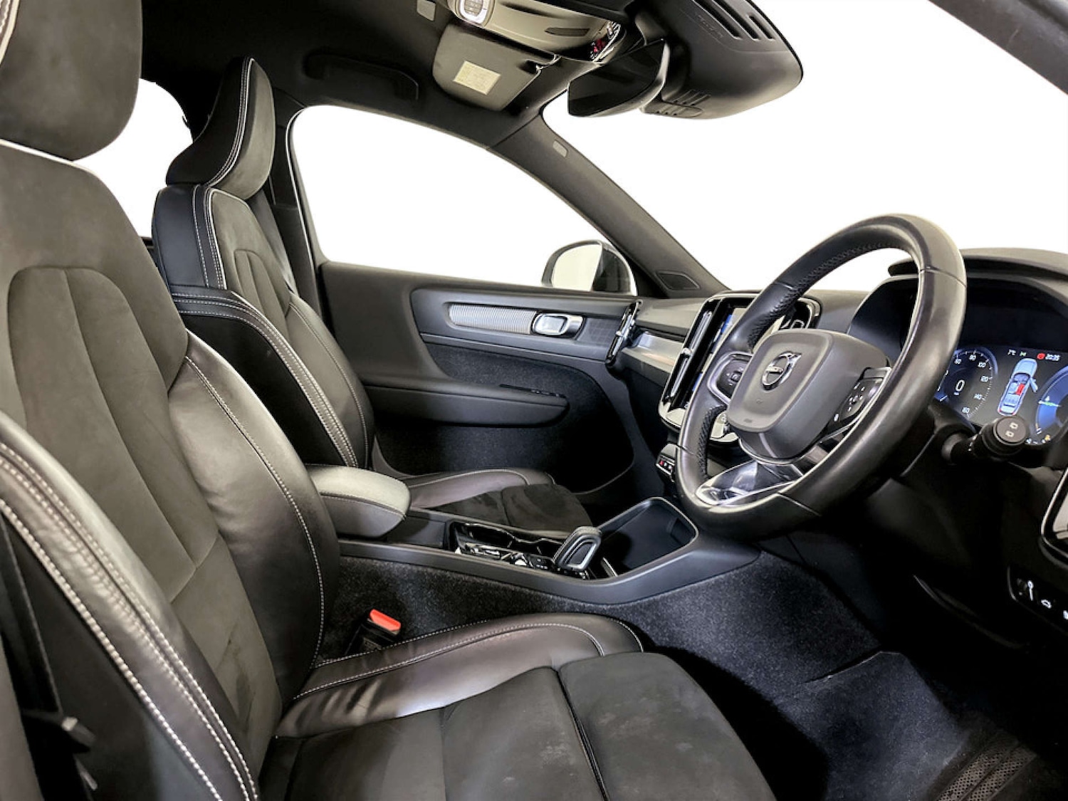 Used Volvo XC40 2021 for sale - 77195846: Photo 13